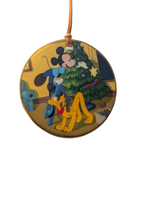 WDCC - Pluto's Christmas Tree  Pluto Helps Decorate Disc Ornament 1996 Happy Holidays - Contents Verified New Condition
