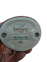 WDCC - The Delivery Boy Mickey "Hey Minnie, Wanna Go Steppin?" - Contents Verified New Condition