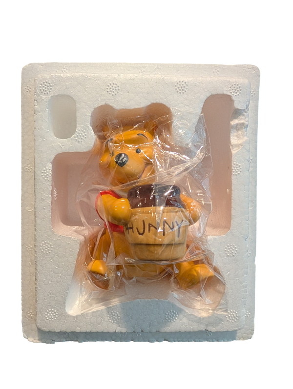 Winnie the Pooh and the Honey Tree "Time for Something Sweet" 1996 Membership Sculpture & Cloisonne Pin