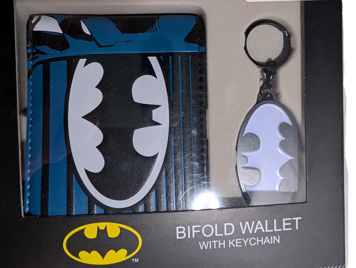 Batman Bifold Wallet with Keychain Set